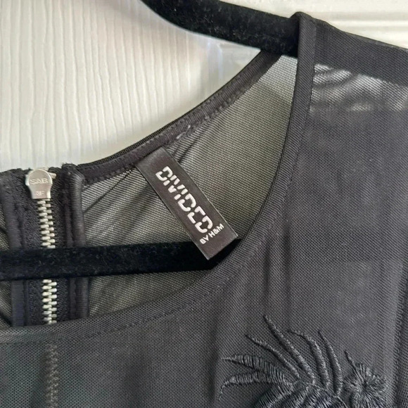 Divided H&M | Black Embroidered Sheer | High/Low Hem | size S - Picture 5 of 6